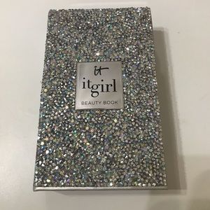 IT cosmetics itgirl Beauty Book